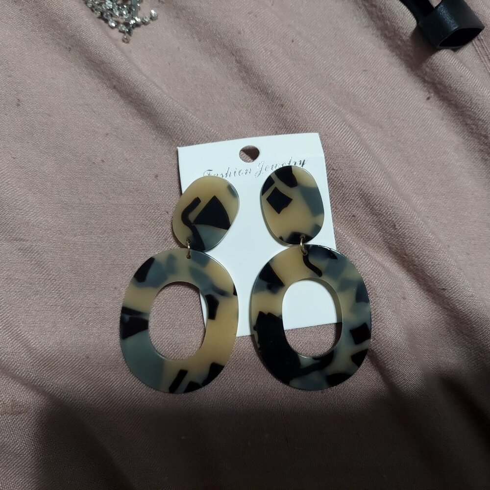 PRETTY  multicplored print plastic large earring looks fabulous on dress/jeans